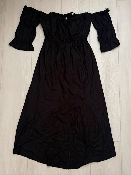 Elan Dresses & Skirts - Elan Black Off-Shoulder Maxi Dress with Ruffle Sleeves
